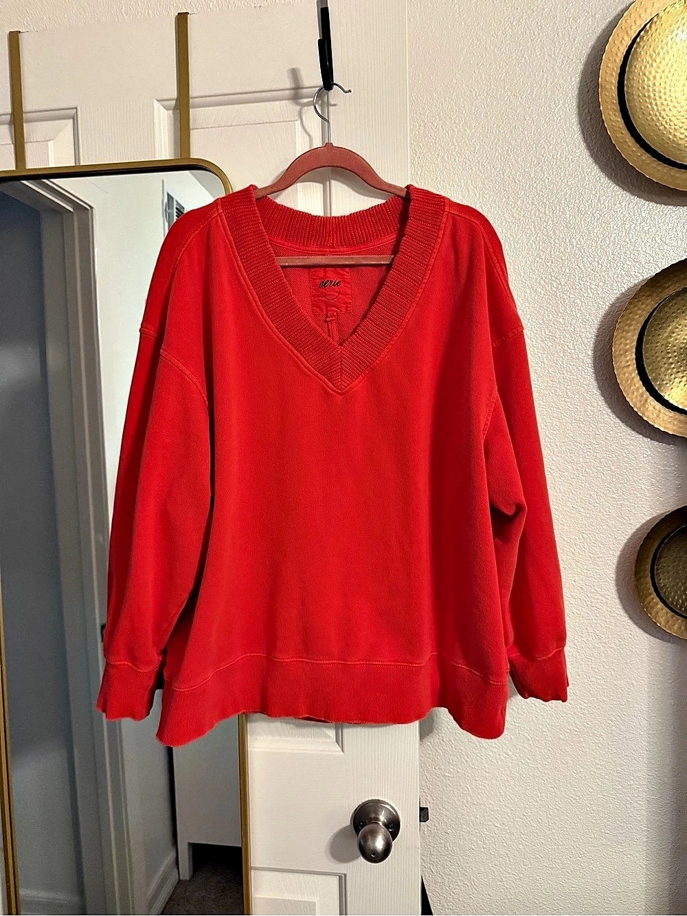 Aerie V-Neck Sweatershirt in Red Size Large Like New